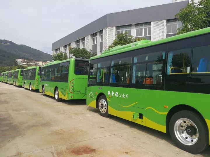 新能源電池大型公交車，新能源電池大型公交車，綠色出行的新選擇