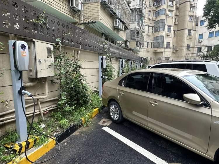 新能源車能停機(jī)動(dòng)車位嗎，新能源車能否停機(jī)動(dòng)車位？