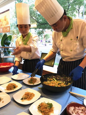 寧德新能源食堂，探尋多個店面的美食之旅，寧德新能源食堂美食探秘，多店面美食之旅