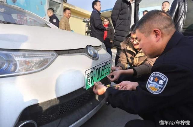 怎么上外地新能源車牌照,怎么上外地新能源車牌照呢，如何為外地新能源汽車上牌？流程詳解！