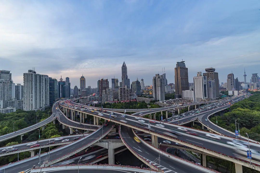 新能源貨車限行上海地區(qū)，上海地區(qū)新能源貨車限行政策實(shí)施