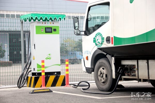 賣新能源貨車廣告詞，綠色出行，未來領(lǐng)航——新能源貨車，共創(chuàng)美好未來！